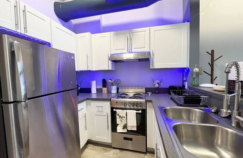 Cleveland Apartment | Local Modern Getaway - Ground Floor
