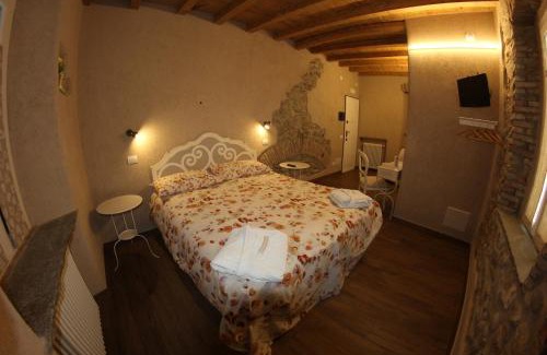Sant'Ambrogio Bed & Breakfast | Locanda Vecchia Osteria