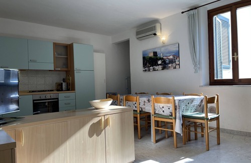 Viareggio Apartment | Located 100 meters from the sea and a stone's throw from the pine forest. Wifi.
