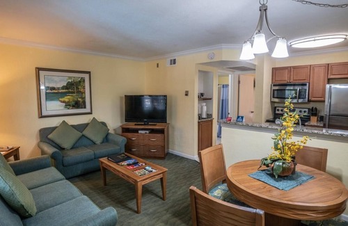 Florida Central Atlantic Coast Hotel | Located 3 miles from the Walt Disney World Resort.