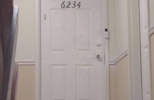 Charlotte Condo | Located across shopping center, close to downtownnwith bathroom n