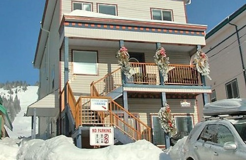 Silver Star Mountain Ski Chalet | Located at the Base of the Alpine Meadows Chair