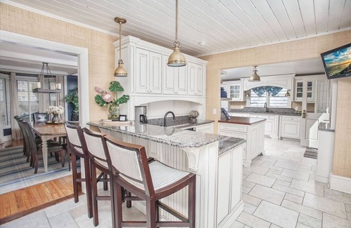 Cape May House | Located close to the beach and Washington Street Matt this 5 BR/5.5 BA home called The Fairthorne Cottage. Sleeps 10.