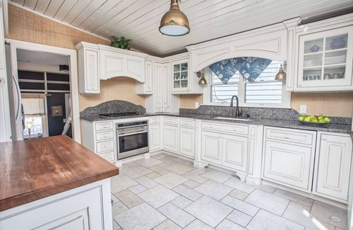 Cape May House | Located close to the beach and Washington Street Matt this 5 BR/5.5 BA home called The Fairthorne Cottage. Sleeps 10.