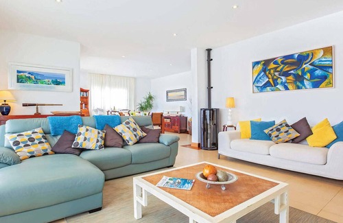 Puerto Calero House | Located in a quiet cul-de-sac, you will find the delightful Villa Captains Retreat.