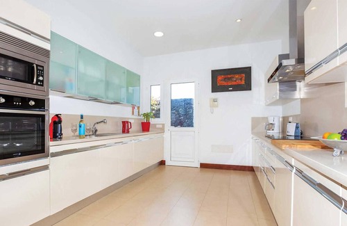 Puerto Calero House | Located in a quiet cul-de-sac, you will find the delightful Villa Captains Retreat.