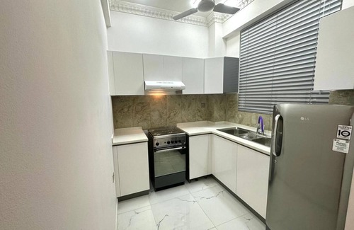 Bambalapitiya Apartment | Located in Colombo, a few steps from Kollupitiya Beach