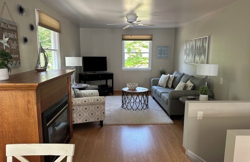 Saugatuck House | Located in the heart of Downtown Saugatuck