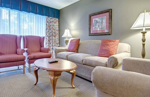 Williamsburg Resort | Located Near Colonial Williamsburg, Busch Gardens, Jamestown-Wyn Kingsgate 2 Bd.