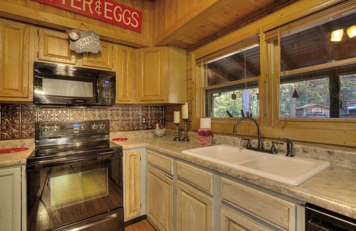 Wears Valley House | Located Near Metcalf Bottoms In The Great Smoky Mtns National Park-An Excellent Choice For Families