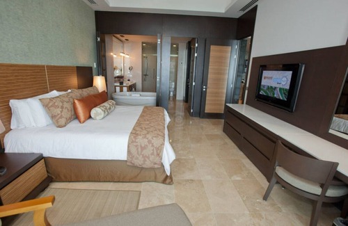 Puerto Vallarta Resort | Located on all the Vidanta resorts in Mexico