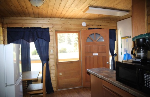 Red River Cabin | Located on our Private Fishing Pond