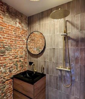 Burgwallen Nieuwe Zijde Apartment | Locatie Downtown