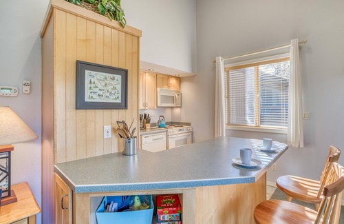 Century West Condo | Location and Privacy in This Updated Condo with Mt. Bachelor Village Amenities