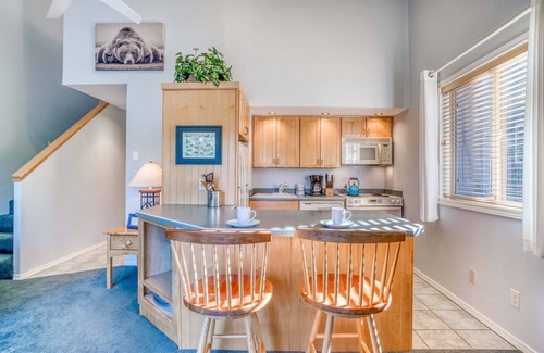 Century West Condo | Location and Privacy in This Updated Condo with Mt. Bachelor Village Amenities
