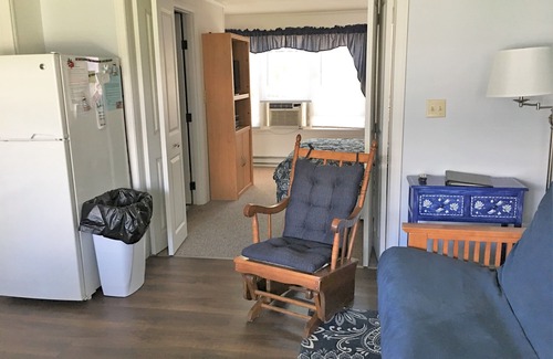 Dennis Port Condo | Location! Beach Directly Across St from complex + Heated Pool, Sleeps 4, A/C