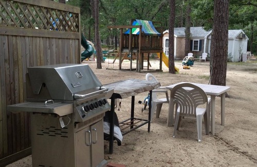 Bass River Cabin | LOCATION! Cabin sleeps2, POOL, 1 mile to OCEAN, Grill, Pet ok, Parking