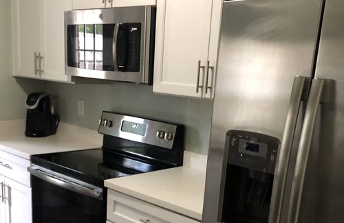 Mount Pleasant House | Location! Close to two Beaches, Downtown Charleston, and by Town Center