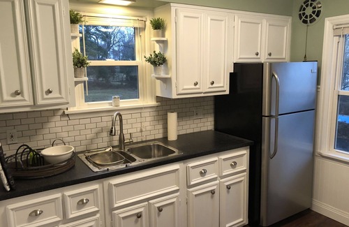 Roselawn Finance Apartment | ★Location is Everything @ The Kenwood★