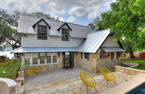 Rocky Ridge House | LOCATION! Lake Travis Waterfront~Pool, Spa, Outdoor Kitchen, Location