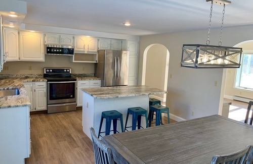 Ogunquit House | LOCATION! LOCATION! 1/2 mile walk to beach and downtown.