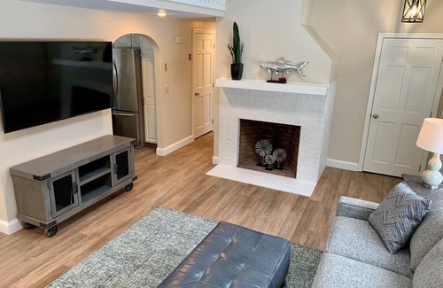 Ogunquit House | LOCATION! LOCATION! 1/2 mile walk to beach and downtown.