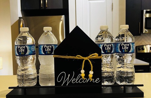 Dallas Apartment | LOCATION! LOCATION! IN THE HEART OF DALLAS! 10% off weekly stay 20% monthly.