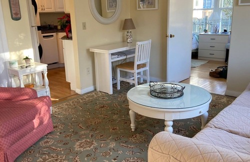Top of the Hill Apartment | Location, Location, Location walk to beach, shopping, restaurants, cliff walk