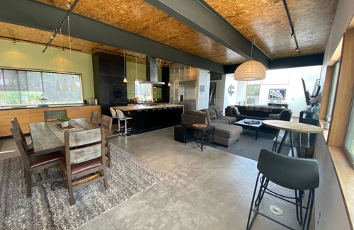 Highland House | Location, location, location! Perfect for entertaining in the Mile High State!