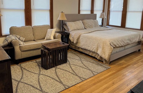New Braunfels Cottage | Location, location, location. In the heart of New Braunfuls, close to everything