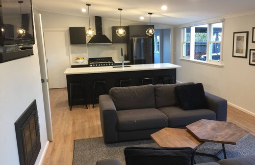 Barwon Heads House | Location & Luxe in 'Barwon Heads Central' - Beach, Pub & Cafes at the door .