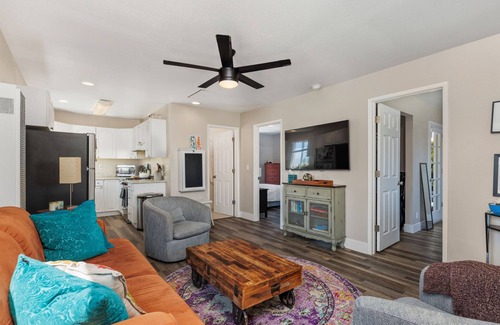 Solana Beach Apartment | Location! West of the 5! 2 Bed Flat!
