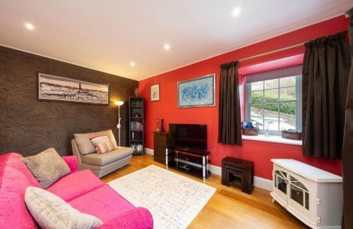 Crieff House | Lochelour Mill Cottage