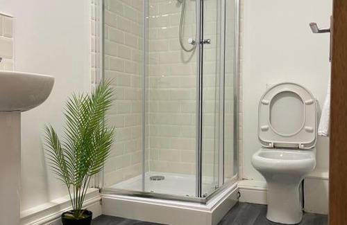 Middlesbrough Apartment | Lockable Ensuite Room Only with Free Wi-Fi and lots more