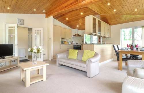 Bondgate Within Cottage | LODGE 3 AT POUND FARM, family friendly, with a garden in Kendal