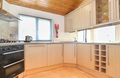 Bondgate Within Cottage | LODGE 3 AT POUND FARM, family friendly, with a garden in Kendal