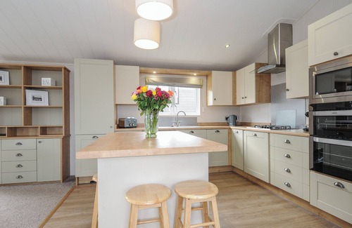 Brixham House | LODGE 67 AT RIVIERA BAY COASTAL RETREAT, family friendly in Brixham
