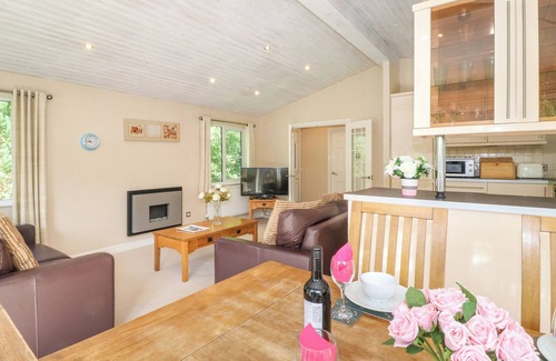 Bondgate Within Cottage | LODGE 7 AT POUND FARM, family friendly, with a garden in Kendal