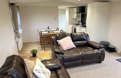 Okehampton Ski Chalet | Lodge in Dartmoor with Stunning Tors Views