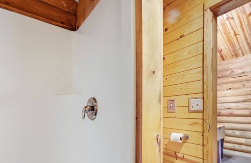 St. Charles Cabin | Lodge in Saint Charles w/ All 10 Cabins Included