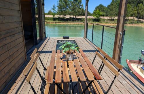 Parcoul-Chenaud Boat Rental | Lodge on the water in Dordogne