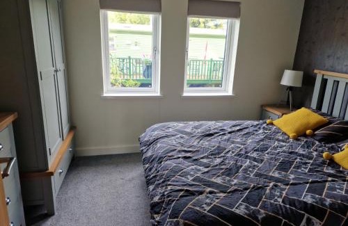 Llanfair Caereinion House | Lodge - Sleeps 6 hot tub & pet friendly