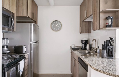 Midtown Apartment | Lodgeur | Enchanting & fun studio loft | Midtown