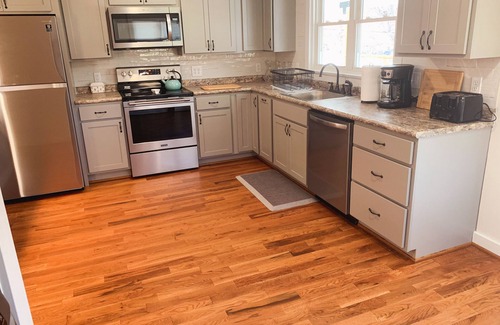 West Jefferson Cabin | Loft At Dew Drop - 2BR/1BA! Short walk to West Jefferson