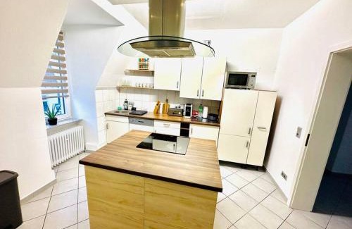 Barmen Apartment | Loft mit Billard-Tisch und PS4