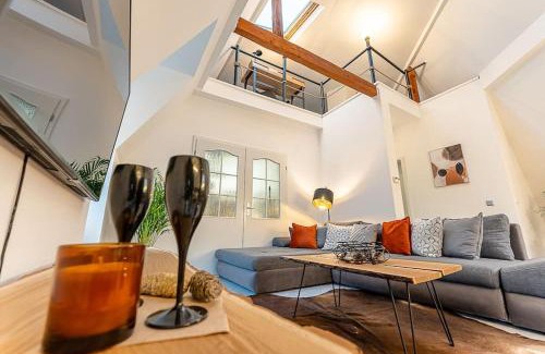 Barmen Apartment | Loft mit Billard-Tisch und PS4
