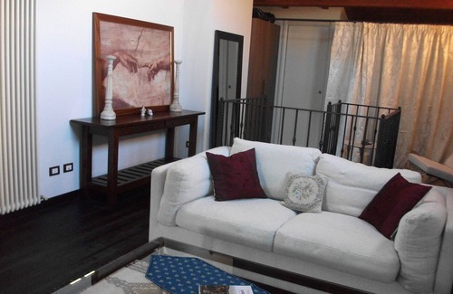 Busseto Apartment | LOFT MODERNO CON VISTA CAMPANILE