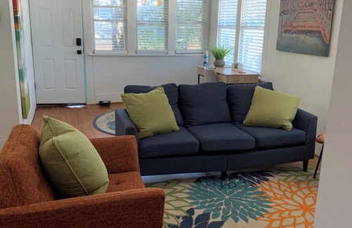 Central Oklahoma City House | Loft on Linn, 1-bedroom house in enjoyable Oklahoma City with WiFi