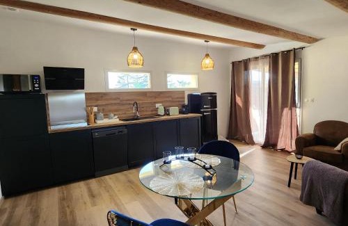 Saint-Laurent-La-Vernede House | Loft Q-PIDON