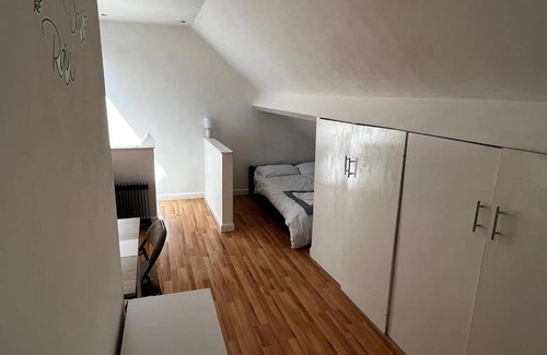 Ladywell House | Loft room in South London Suburbs